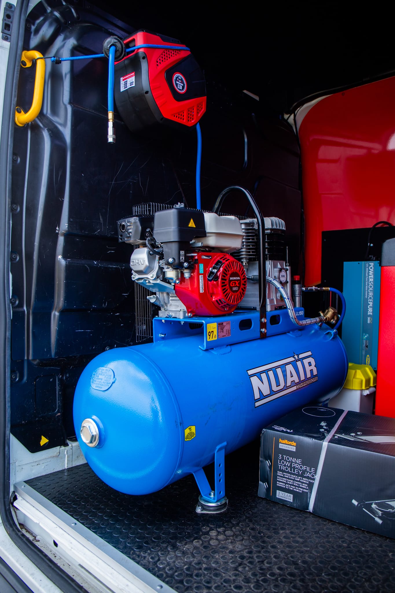 Professional tyre fitting equipment